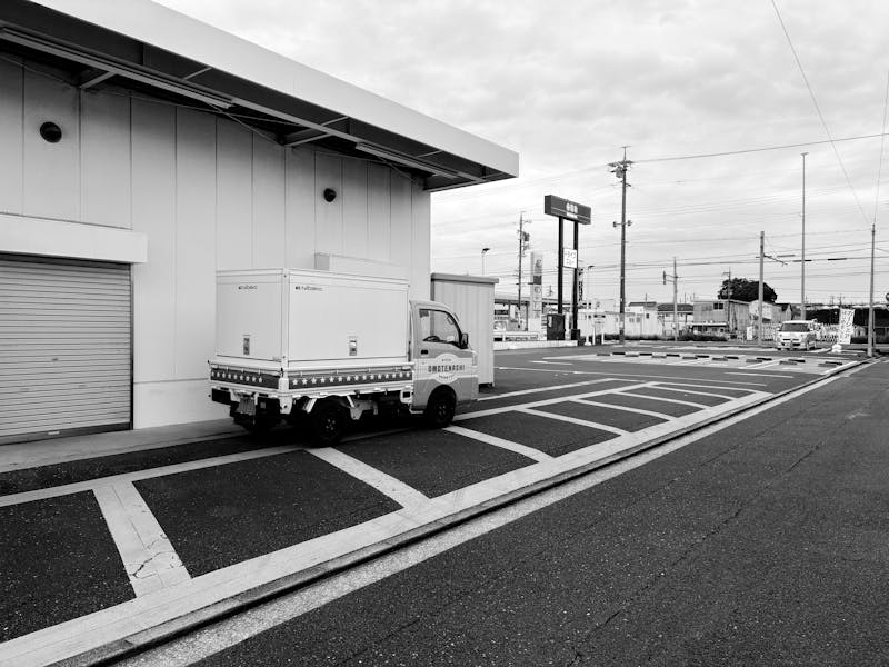 容積最適化と現場実行性の乖離：物理制約と重量配分のシナリオ検証